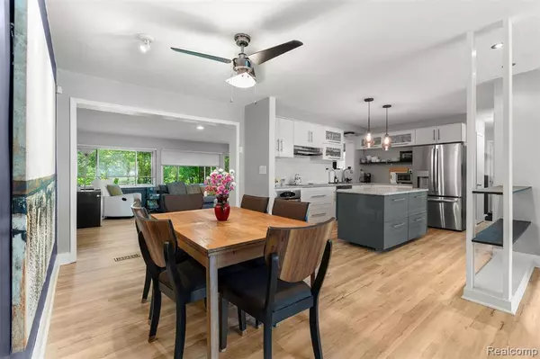 28317 New Castle Road, Farmington Hills, MI 48331