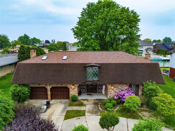 49748 Regatta Street, Chesterfield Twp, MI 48047