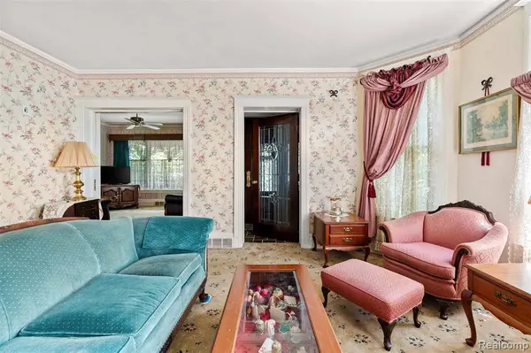 22805 Law Street, Dearborn, MI 48124