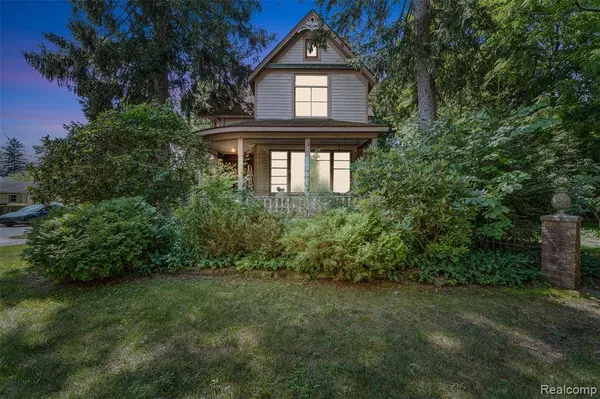 22805 Law Street, Dearborn, MI 48124