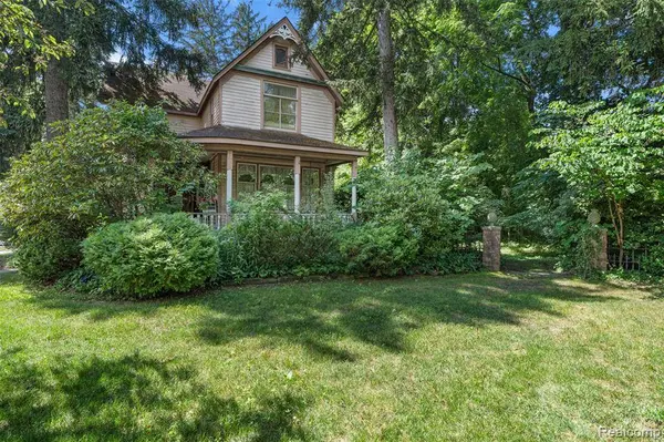 22805 Law Street, Dearborn, MI 48124