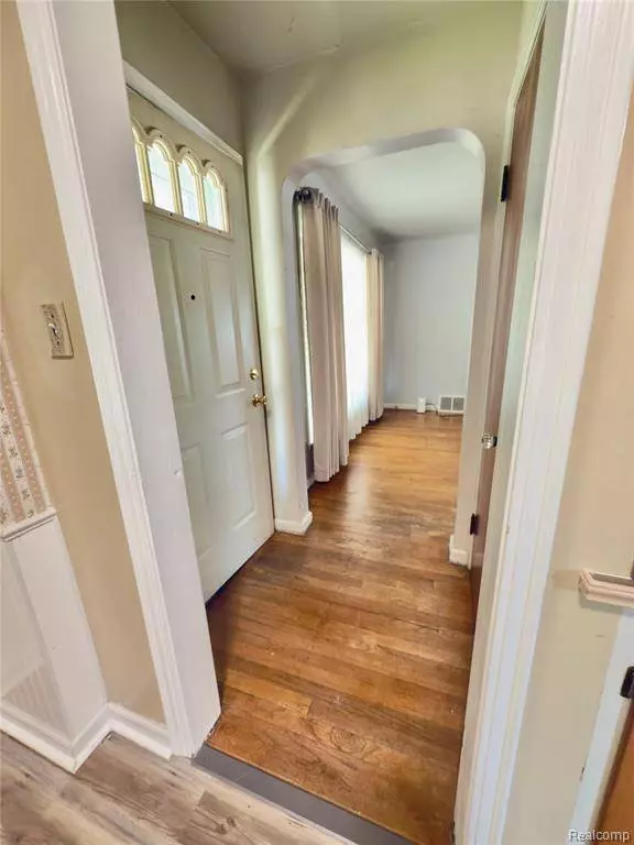 21029 Blackmar Avenue, Warren, MI 48091