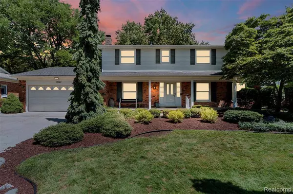 15920 Gary Lane, Livonia, MI 48154