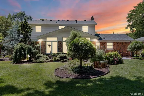 15920 Gary Lane, Livonia, MI 48154