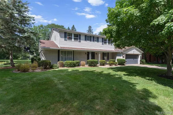 29651 Colony Circle Drive, Farmington, MI 48334