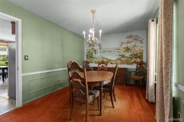 29651 Colony Circle Drive, Farmington, MI 48334