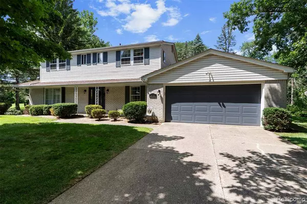 29651 Colony Circle Drive, Farmington, MI 48334