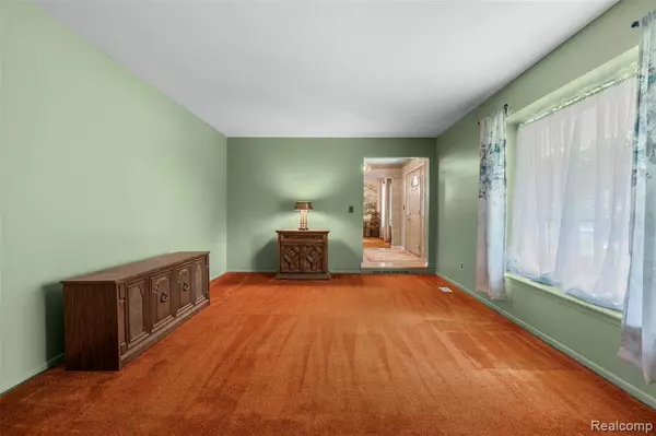 29651 Colony Circle Drive, Farmington, MI 48334