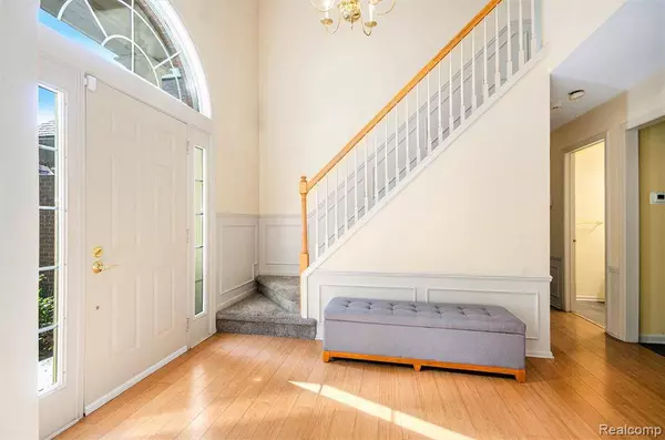 2140 Timberridge Court, West Bloomfield Twp, MI 48324