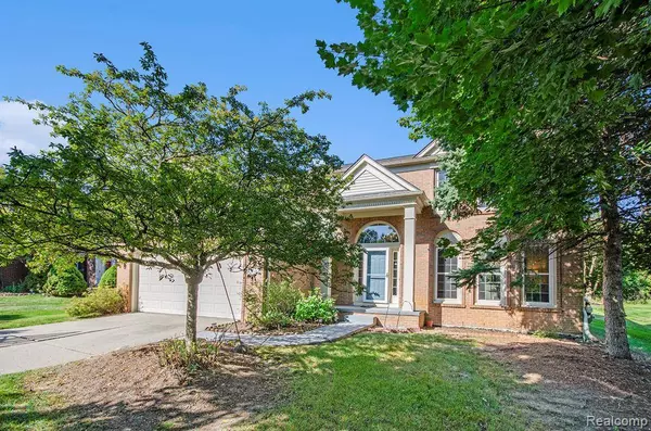 2140 Timberridge Court, West Bloomfield Twp, MI 48324