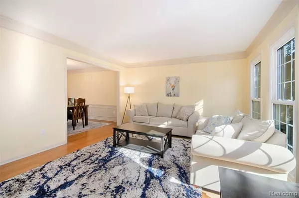 2140 Timberridge Court, West Bloomfield Twp, MI 48324