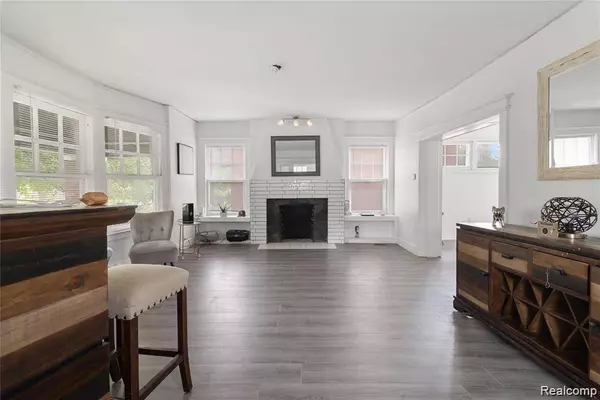 1725 Seyburn Street, Detroit, MI 48214