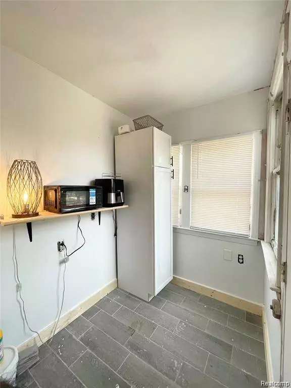 1725 Seyburn Street, Detroit, MI 48214