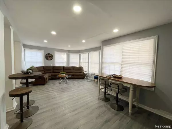 1725 Seyburn Street, Detroit, MI 48214