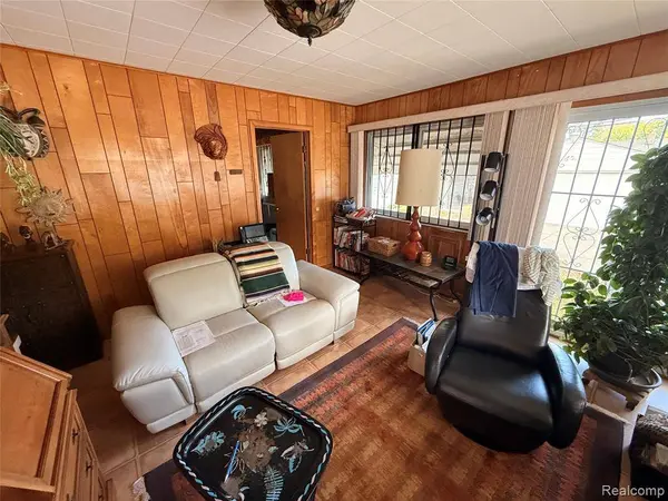27042 Kitch Street, Inkster, MI 48141