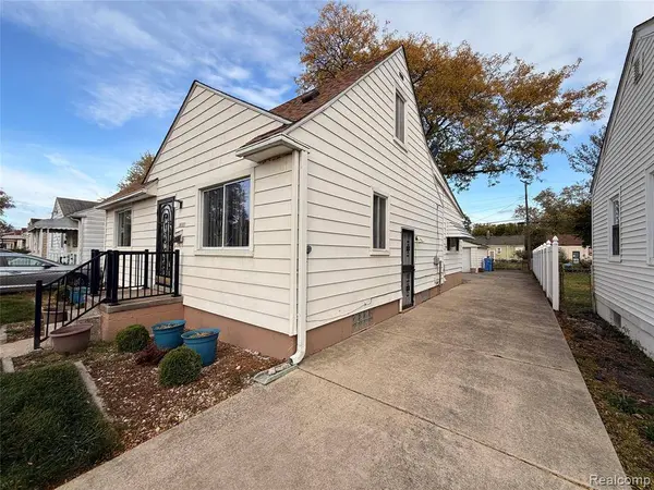 27042 Kitch Street, Inkster, MI 48141