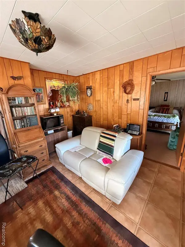 27042 Kitch Street, Inkster, MI 48141