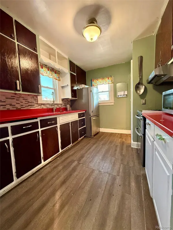 630 Buckingham Ave, Flint, MI 48507