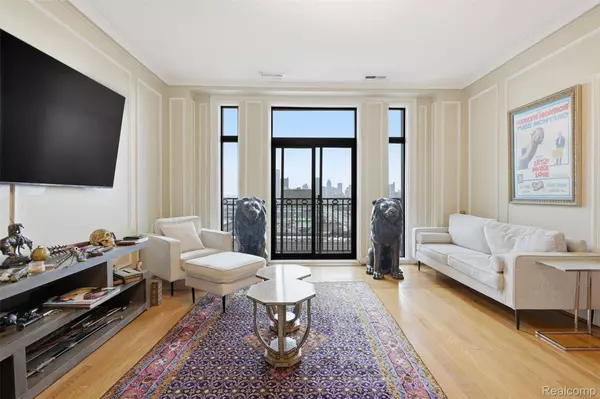 2900 E Jefferson AVE #61-C8, Detroit, MI 48207