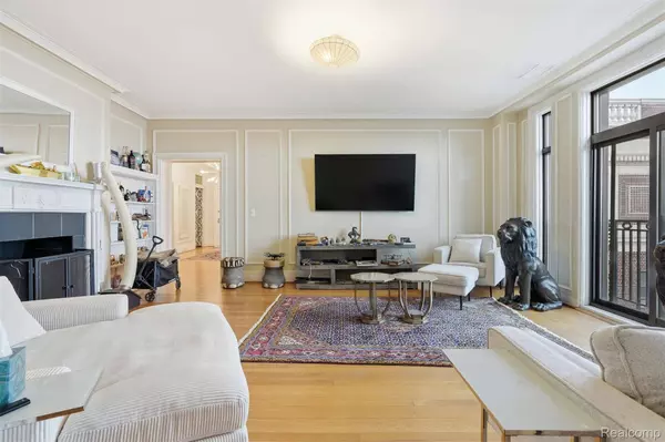 2900 E Jefferson AVE #61-C8, Detroit, MI 48207