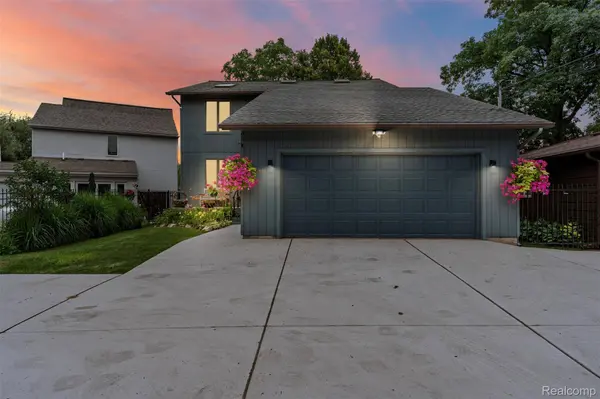 4616 Cass Elizabeth RD, Waterford, MI 48328