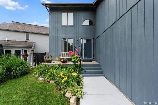 4616 Cass Elizabeth RD, Waterford, MI 48328