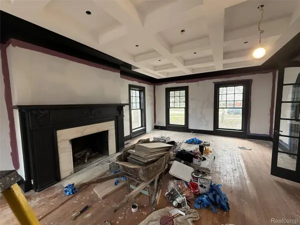 1818 Iroquois ST, Detroit, MI 48214