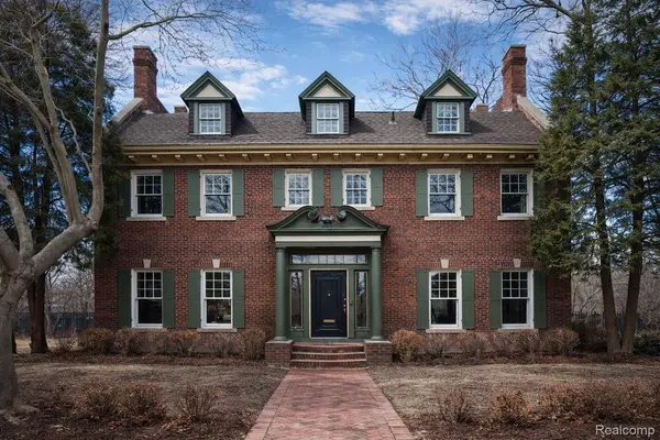 1818 Iroquois ST, Detroit, MI 48214