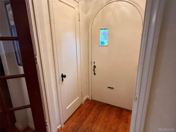 9900 Cranston ST, Livonia, MI 48150