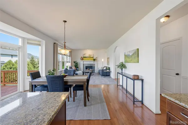 58 Blackberry DR, White Lake Charter Township, MI 48386