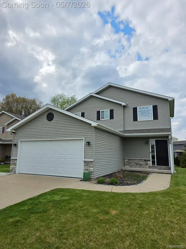 6456 Skylar LN, Waterford Charter Township, MI 48327