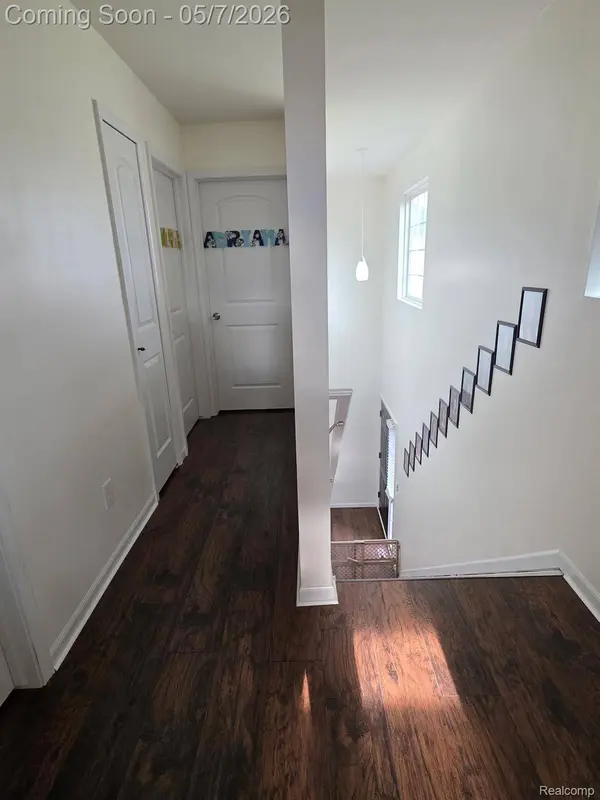 6456 Skylar LN, Waterford Charter Township, MI 48327