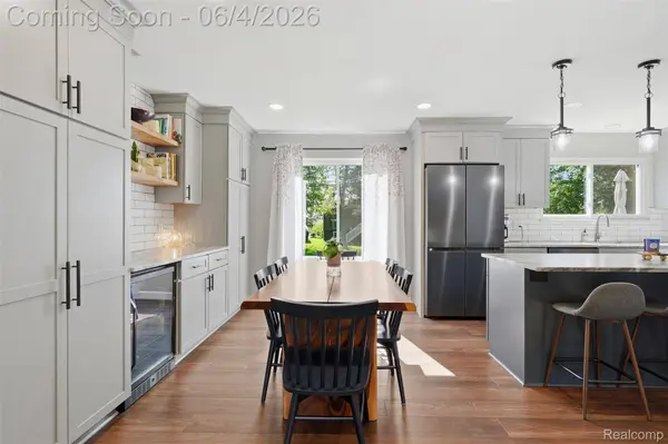 2351 Recreation DR, West Bloomfield Charter Township, MI 48324
