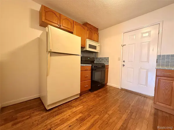 738 W Atherton RD, Flint, MI 48507