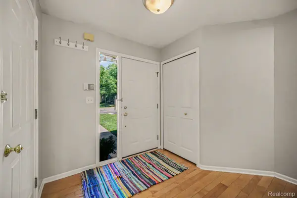 1390 Patricia AVE, Ann Arbor, MI 48103