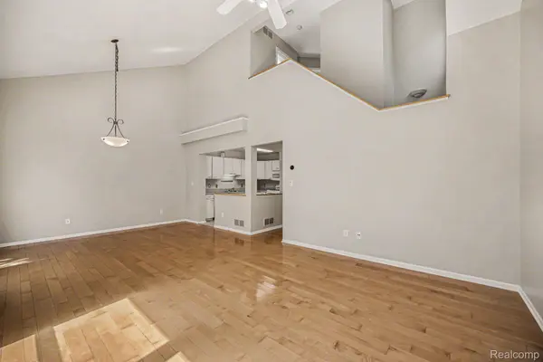 1390 Patricia AVE, Ann Arbor, MI 48103
