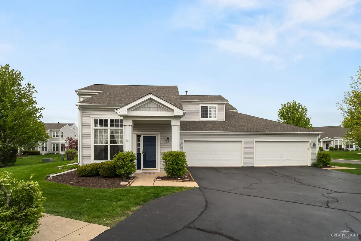 231 Grays Dr, Oswego, IL 60543-7343