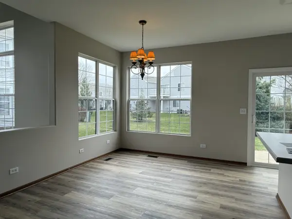 231 Grays Dr, Oswego, IL 60543-7343
