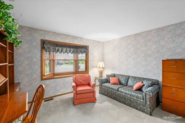 53 Fallcreek Cir, Montgomery, IL 60538-2168
