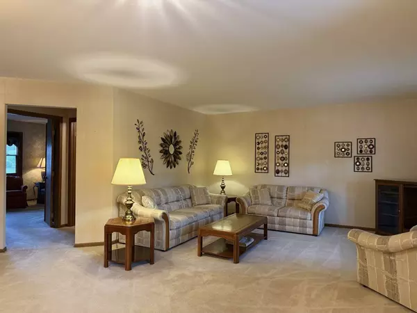 53 Fallcreek Circle #35, Montgomery, IL 60538