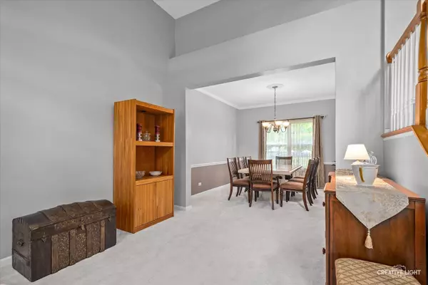 215 Long Beach Road, Oswego, IL 60543