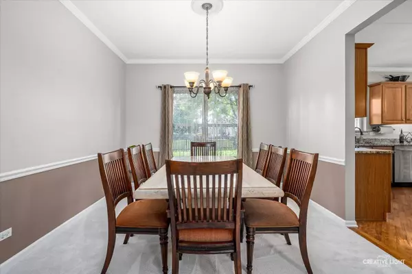 215 Long Beach Road, Oswego, IL 60543