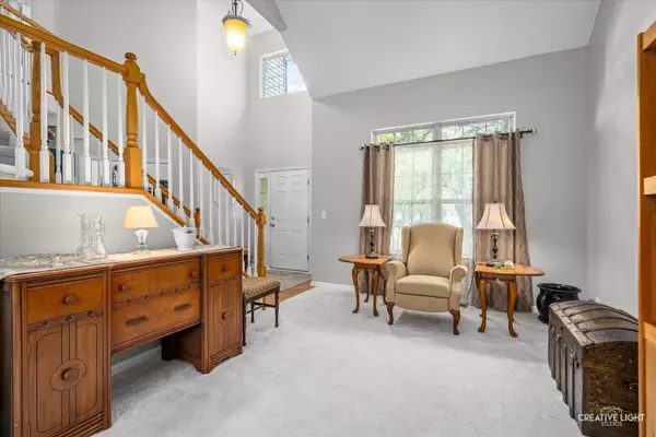 215 Long Beach Road, Oswego, IL 60543