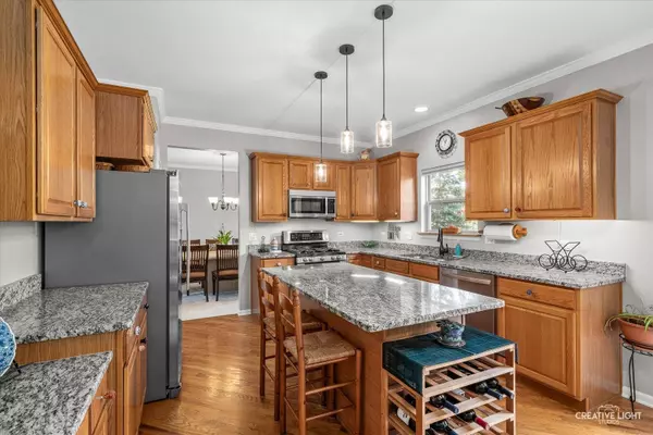 215 Long Beach Road, Oswego, IL 60543