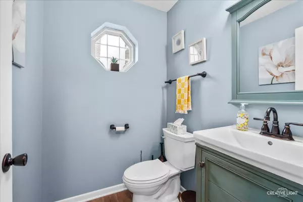 479 Raintree DR, Oswego, IL 60543