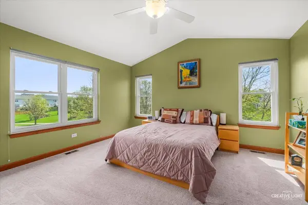 407 Bluegrass Parkway, Oswego, IL 60543