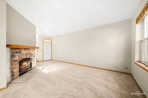 449 Dancer LN, Oswego, IL 60543