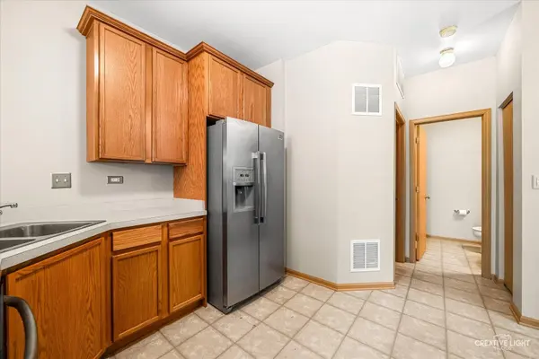 449 Dancer LN, Oswego, IL 60543