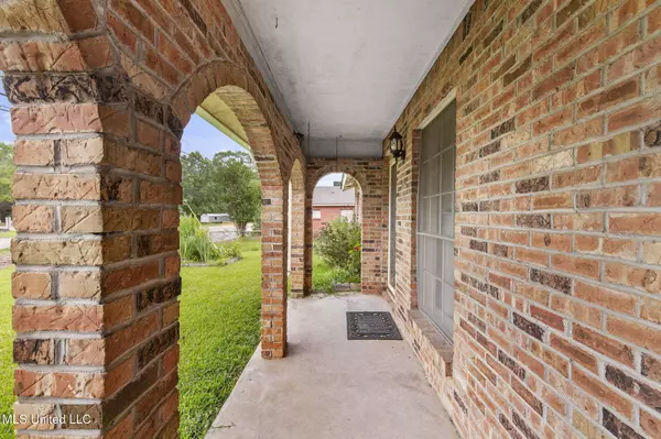 3608 Old Brandon Road, Pearl, MS 39208