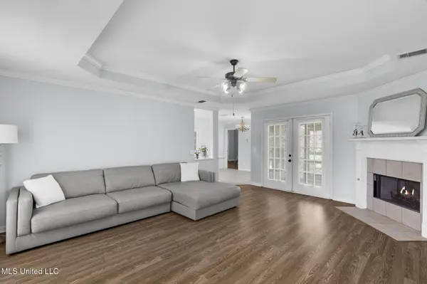 408 Oak Lawn Drive, Pearl, MS 39208